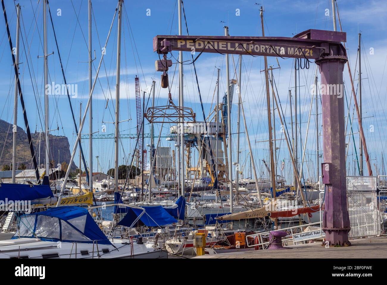 La Cala du Port de Palerme ville du sud de l'Italie, capitale de la région autonome de Sicile Banque D'Images