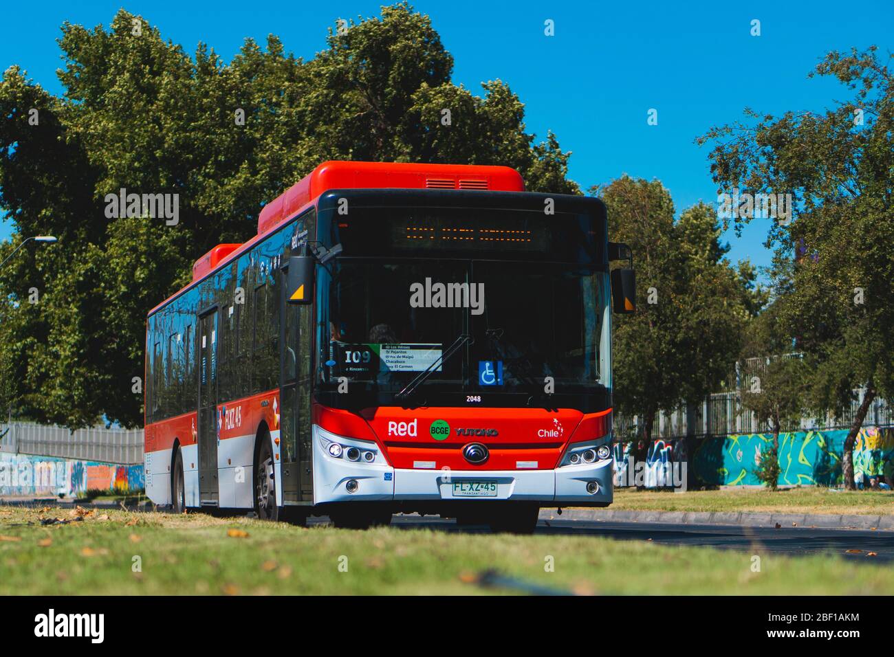 SANTIAGO, CHILI - JANVIER 2020: Un bus Transantiago / RED Movilidad à Maipú Banque D'Images