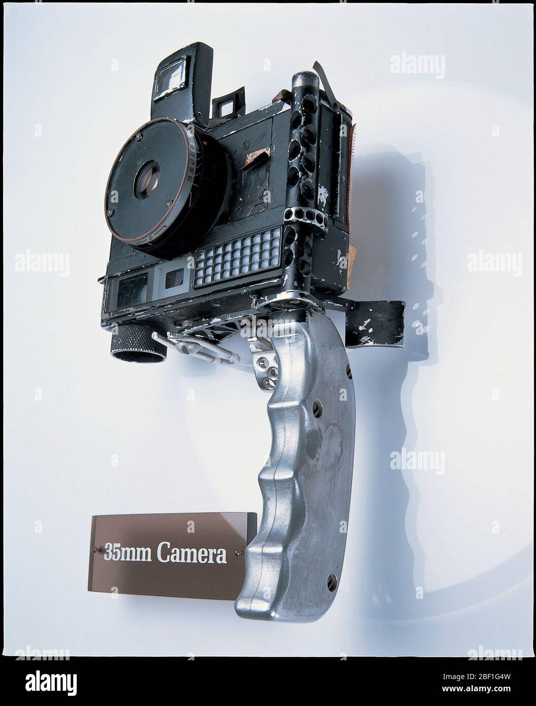 Appareil photo 35 mm Glenn Friendship 7. Avec cette caméra, un modèle Anscoo Autoset, l'astronaute John H. Glenn, Jr., a pris les premières photos de la Terre capturées par l'homme et colorées lors de sa mission sur trois orbite le 20 février 1962. Banque D'Images