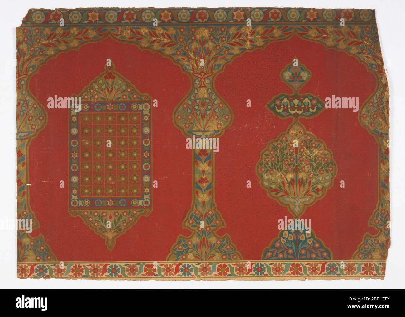 Frise. Deux ouvertures arabesques divisées par pilier foliaire. Banque D'Images