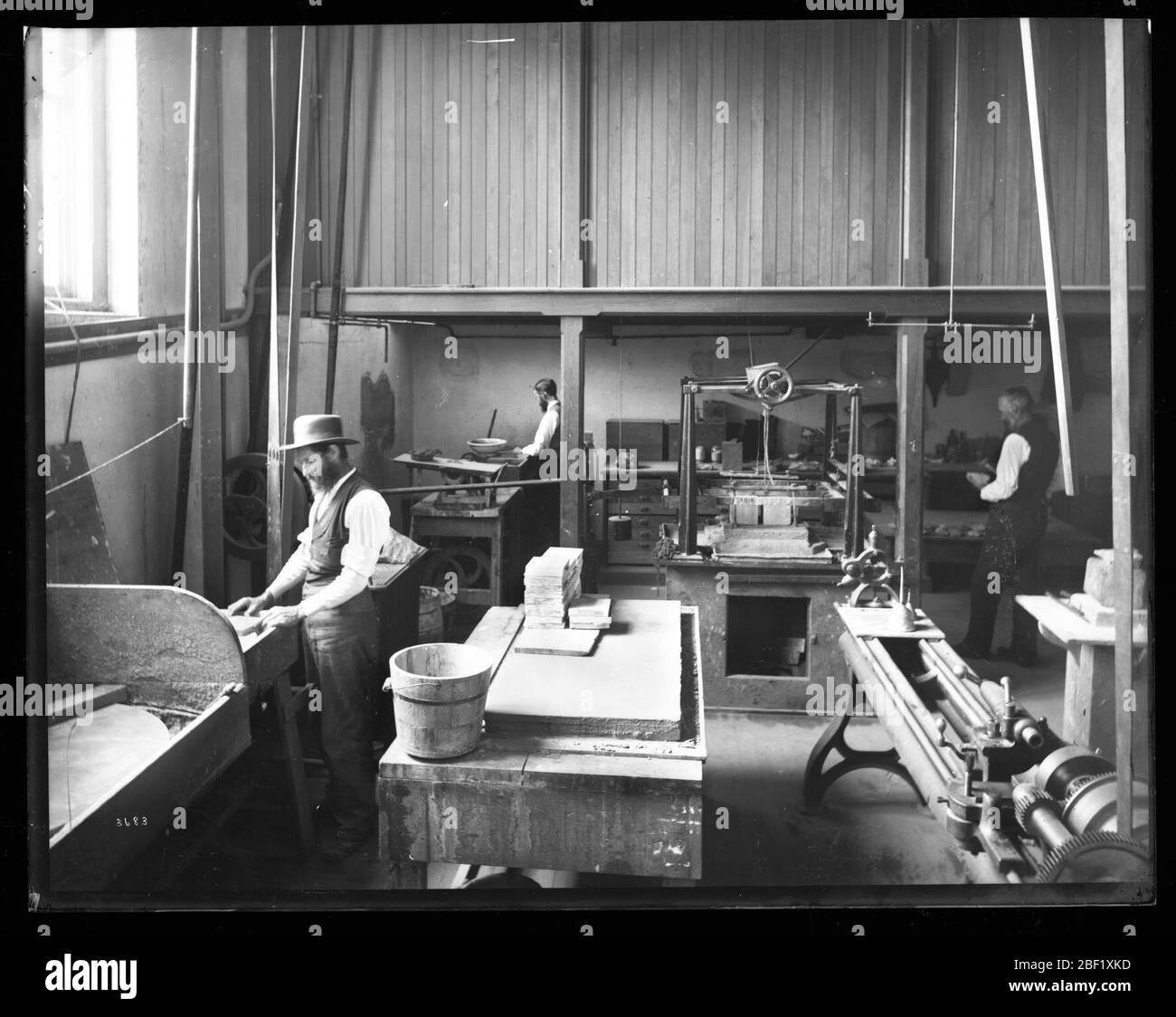 Atelier du Musée national des États-Unis. Atelier au Musée national des États-Unis, maintenant connu sous le nom de Arts and Industries Building.Smithsonian institution Archives, ACC. 11-006, case 009, image n° Banque D'Images