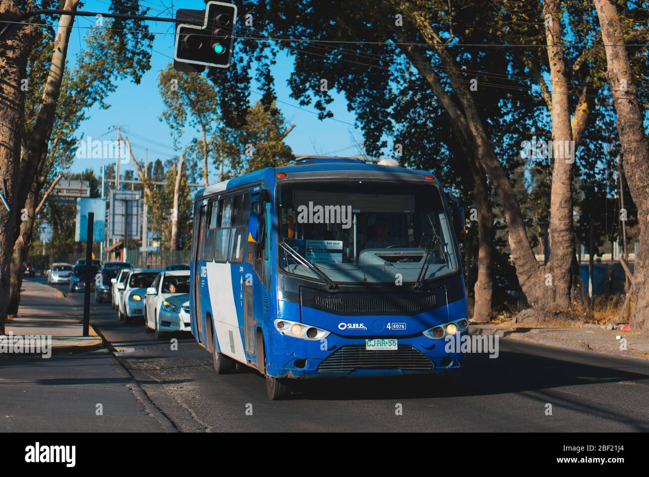 SANTIAGO, CHILI - JANVIER 2020: Un bus Transantiago / RED Movilidad à San Bernardo Banque D'Images