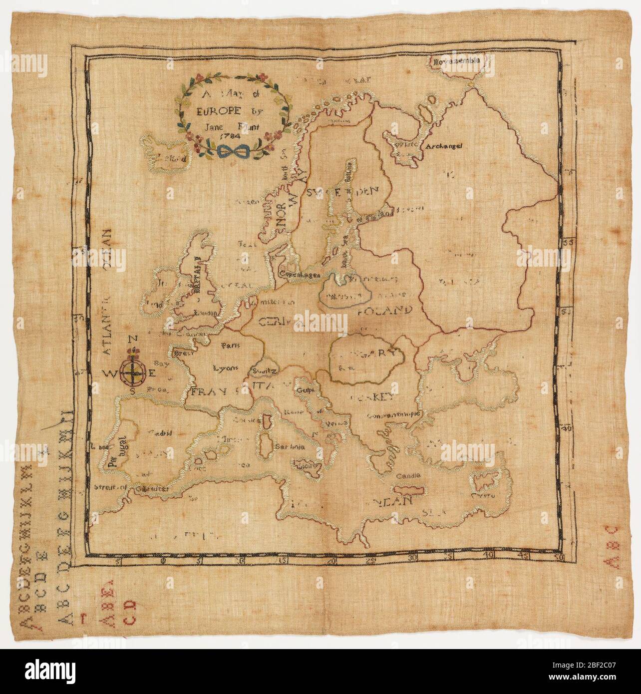 Echantillonneur de carte. Europe avec les noms des pays et des plans d'eau dans la broderie. Le coin supérieur indique « UNE carte de l'Europe par Jane Flint 1784 ». La marge inférieure a un alphabet. Banque D'Images