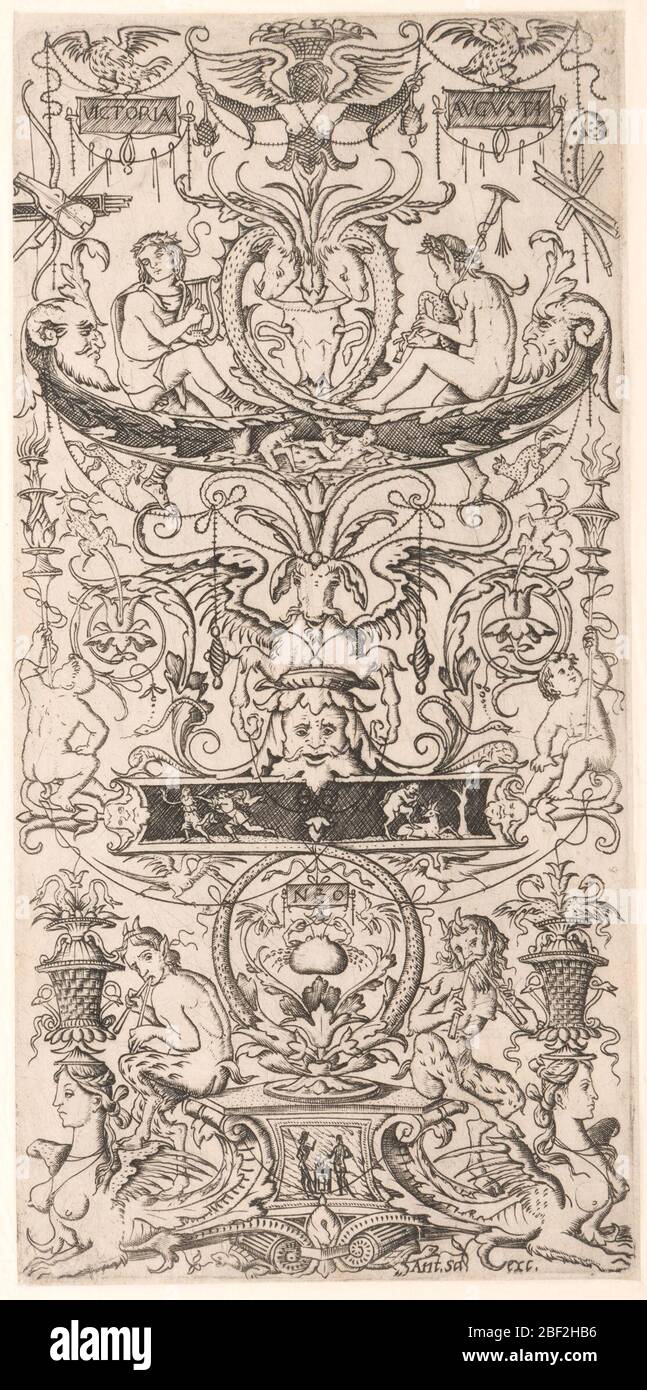 Panneau d'ornement inscrit Victoria Augusta. La partie supérieure de l'imprimé représente le concours musical entre Apollo, jouetant la lyre et Marsayas jouant les cornemuses. Dans un relief étroit ci-dessous, le flambonnement de Marsyas est représenté. Banque D'Images