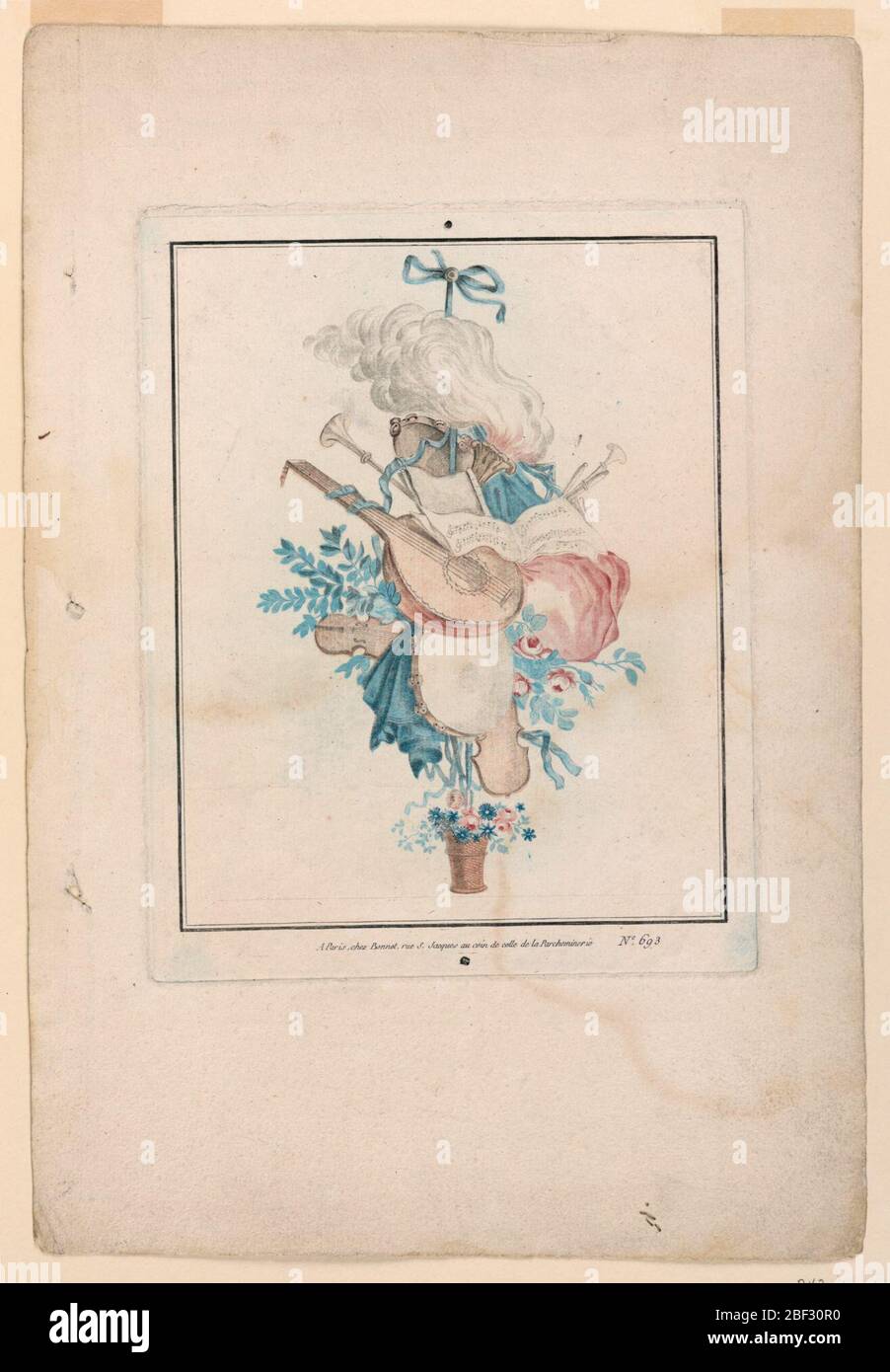 Trophées. Suspendu d'un clou et d'un noeud. Lignes de cadrage. Marges inférieures: 'A Paris, chez Bonnet, rue St Jacques, au coin de celle de la Parcheminerie No 693'. Instruments de musique. Un livre de musique. Une lampe torche éclairée. Fleurs. Banque D'Images