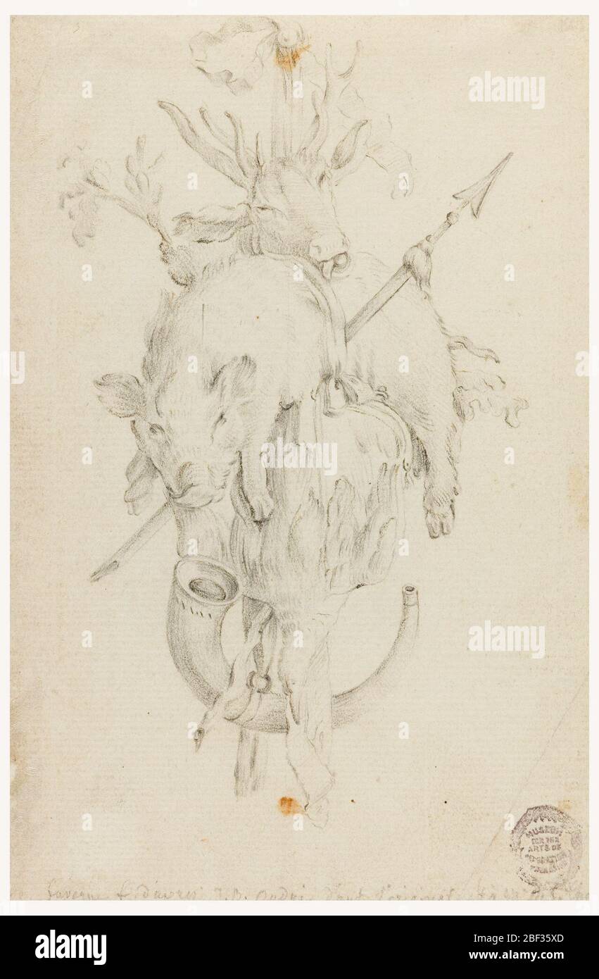 Design pour un trophée de chasse de la couverture de la boîte à priser. Boîte à priser décorée de rouleaux, de coquillages et de bouges de fleurs. A gauche, petite esquisse de statue en graphite rugueux; verso, suspendu verticalement d'un nœud bowkle et montrant le cerf, boar, oiseau, lance et corne, avec légende: Saverne f d'après J.B. Banque D'Images