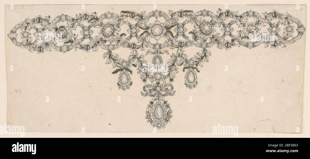 Motif pour un collier. Bijoux pour collier composé d'une chaîne ornée de pendants au centre. La chaîne se compose d'escutchons ovales entrelacés de rubans et de couronnes, reliés par des fleurs au centre des escutcheons. Banque D'Images