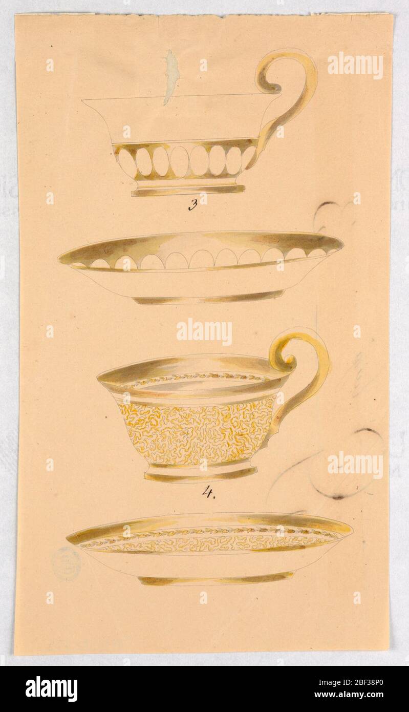Exemple de feuille deux conceptions pour les tasses et les soucoupes. Deux dessins pour tasses et soucoupes probablement en verre coupé, opale, hyalite. Disposés en ligne verticale montrant une tasse en haut, une soucoupe en dessous, le numéro '5' inscrit dans le stylo et l'encre noire dans l'intervalle entre. Banque D'Images