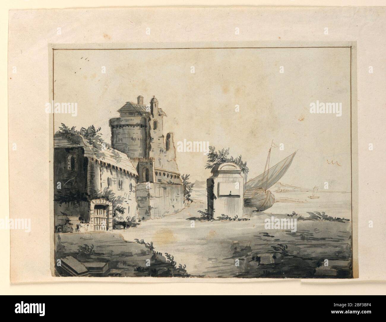 Ruines de Stage Design près de Shore. Rectangle horizontal. Château ruiné près de la mer avec bateaux. Banque D'Images