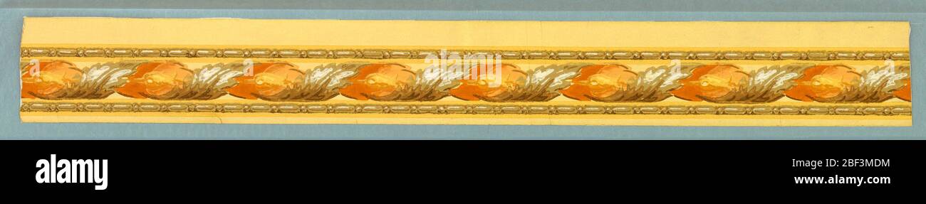 Bordure. Bande étroite haut et bas à motif point et tiret dans les tons de brun clair avec des tons blancs. Conception centrale composée de feuilles dans des tons d'orange doux derrière une fleur en forme de cloche en jaune. Entre chaque feuille se trouve une autre feuille pointue enchevêinée autour du premier. Banque D'Images