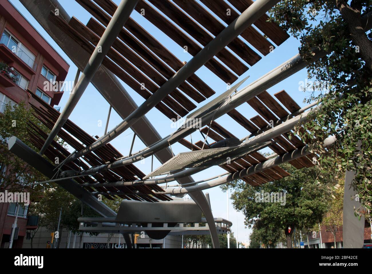 Années 1990 Déconstructivisme Déconstructiviste Architecture structure de l'acier Pergoles de l'Avinguda Icaria, Barcelone, Espagne par Enric Miralles et Carme Pinos Banque D'Images