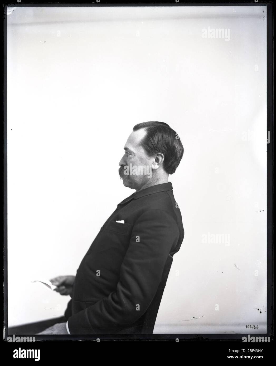 Portrait dans le profil de Théodore Nicholas Gill 18371914. Aussi connu sous le nom 10436.Voir aussi Record Unit 95, Box 9, Folder 19.Zoologiste, Smithsonian bibliothécaire, Library of Congress assistant bibliothécaire, et professeur à George Washington University.Smithsonian institution Archives, ACC. 11-006, case 032, image n° Banque D'Images