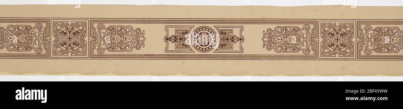 Bordure. Bordure en trois tons de dissemeur brun clair et une ombre de troupeau brun foncé. Motifs de sangle symétriques, clairsemés et étenués avec coques et têtes de lion centrant les médaillons dans le motif. Banque D'Images