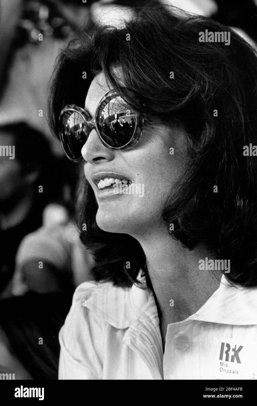Jackie kennedy sunglasses Banque de photographies et d'images à haute  résolution - Alamy