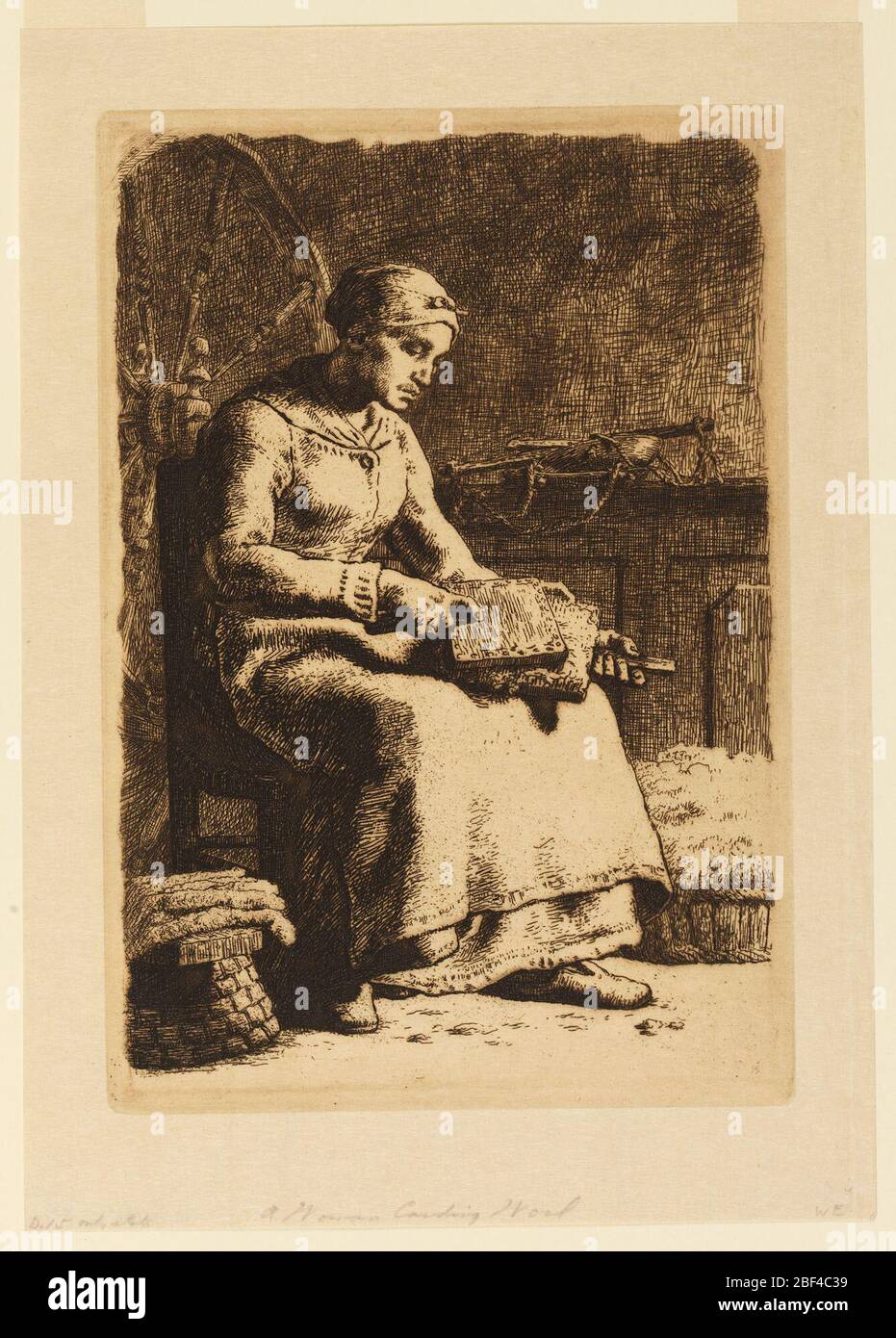 La Careuse de laine. Dans un intérieur rustique, une paysanne se trouve devant les paniers de woll, en cardant certains dans ses genoux. Derrière elle, à gauche, se trouve une grande roue qui patine. Banque D'Images