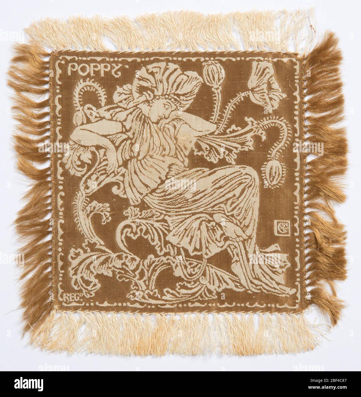 Floras retinue coquelicot. Petite place piquère, bordée de tous les côtés, avec une chaîne en lin ivoire et un terrain d'olive. Banque D'Images