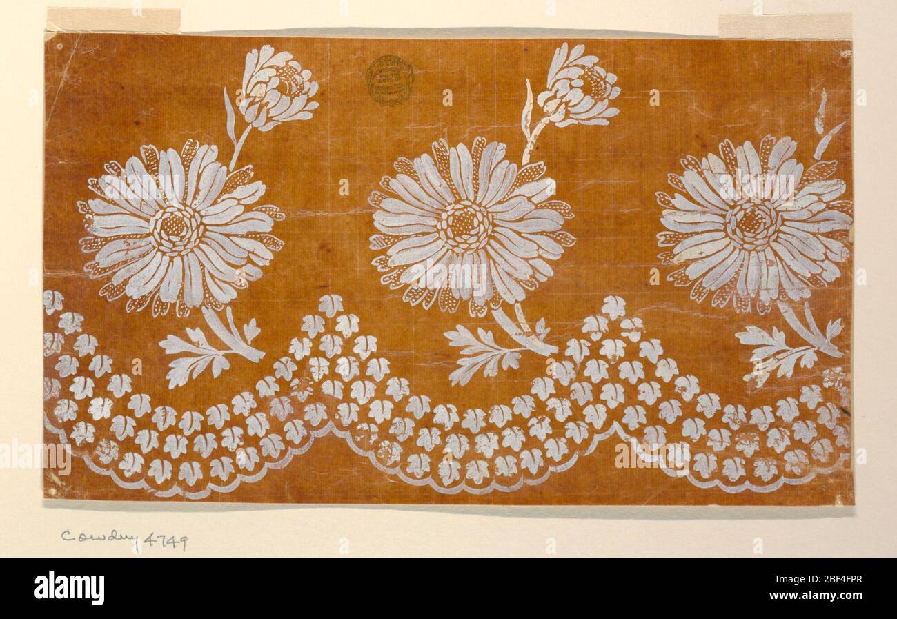 Design pour une bordure tissée ou brodée de la fabrique de St RUF. Trois rangées de feuilles qui sont parallèles au bord dentelé en bas. Une bousse avec une fleur fantastique et un oiseau monte dans une courbe dans chaque creux. Banque D'Images