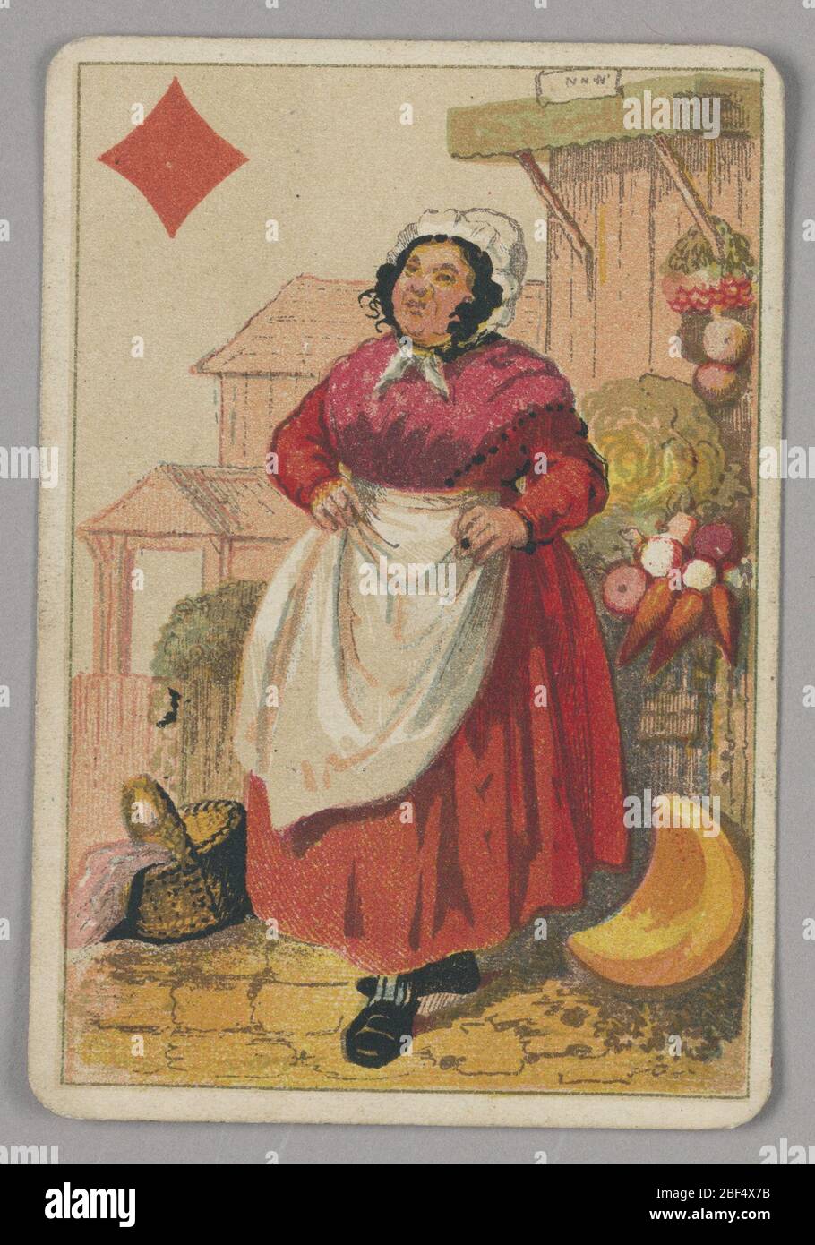 Reine des diamants. La reine des diamants court de jouer carte à partir d'un pack de cartes de transformation. Une figure féminine portant une robe rouge, un tablier blanc et un chapeau blanc. Elle est entourée d'un panier à gauche et de divers légumes et produits à droite. Banque D'Images
