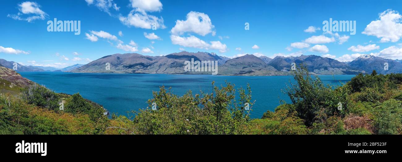 Lac Hawea et montagnes, Otago, Île du Sud, Nouvelle-Zélande, Océanie. Banque D'Images