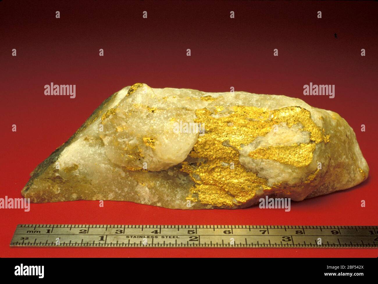 Spécimen non identifié de la collection nationale de minéraux. Numéro de photo : 79-9898. Banque D'Images