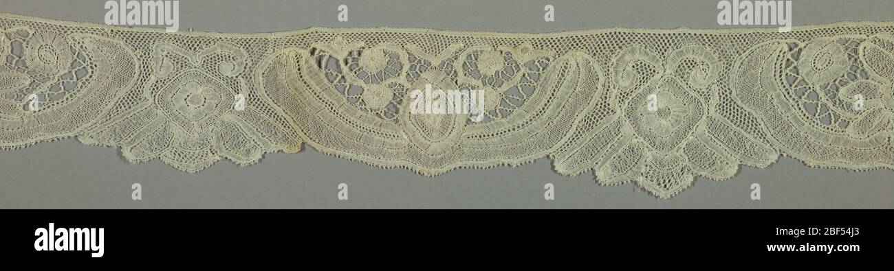 Bordure. Bordure en dentelle de bobbin, formes de plantes symétriques; Brabant du début du XVIIIe siècle Banque D'Images