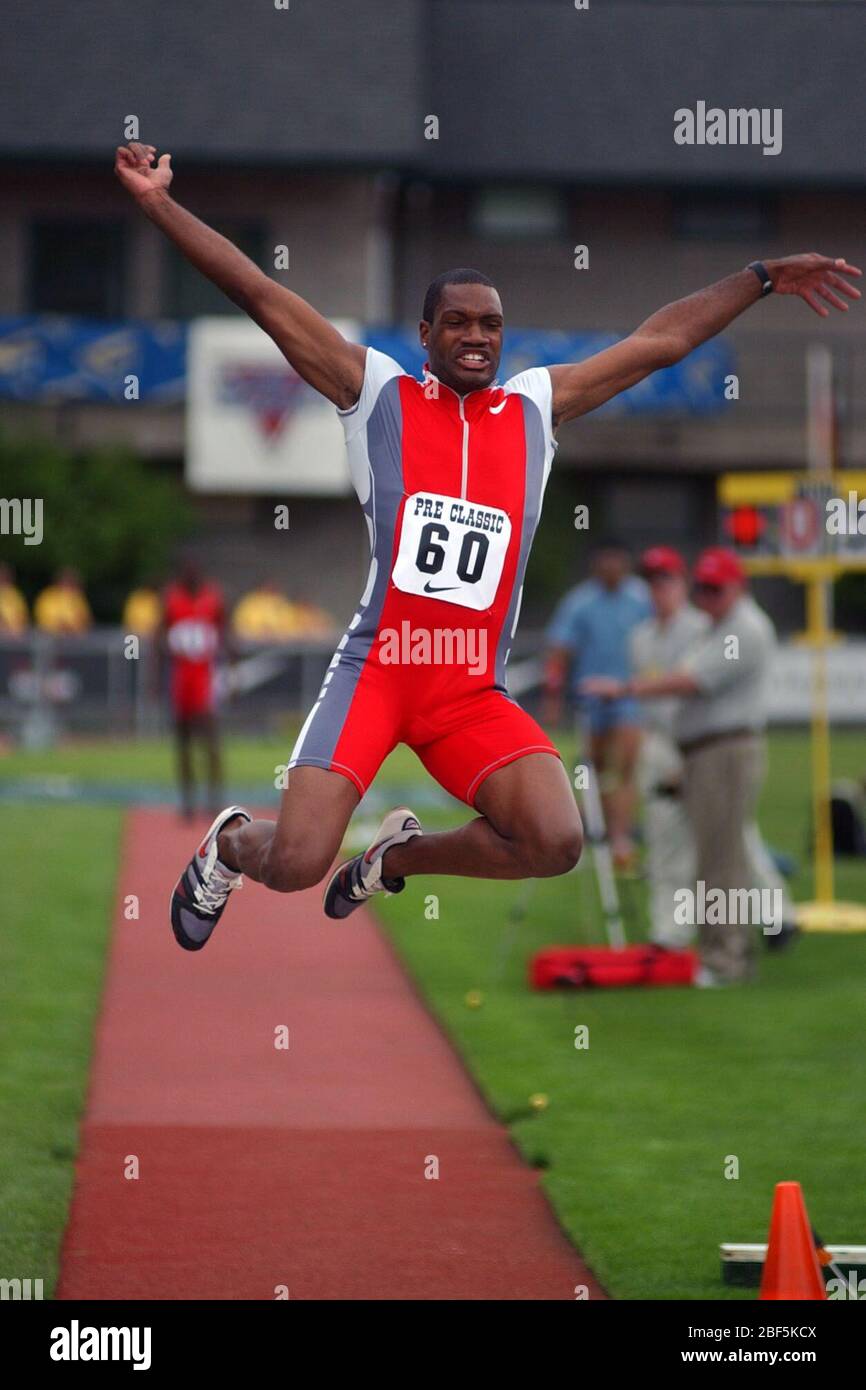 Eugene, États-Unis. 24 mai 2003. Savante Stringfellow (USA) place deuxième dans le long saut à 27-0 dans la Prefontaine Classic, samedi, 24 mai 2003, à Eugene, O.photo via Credit: Newscom/Alay Live News Banque D'Images