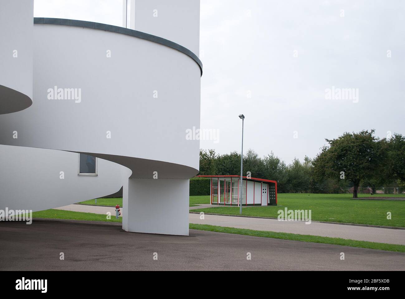 White Deconstructivist Architecture Vitra Design Museum Gallery Vitra Campus by Frank Gehry Banque D'Images