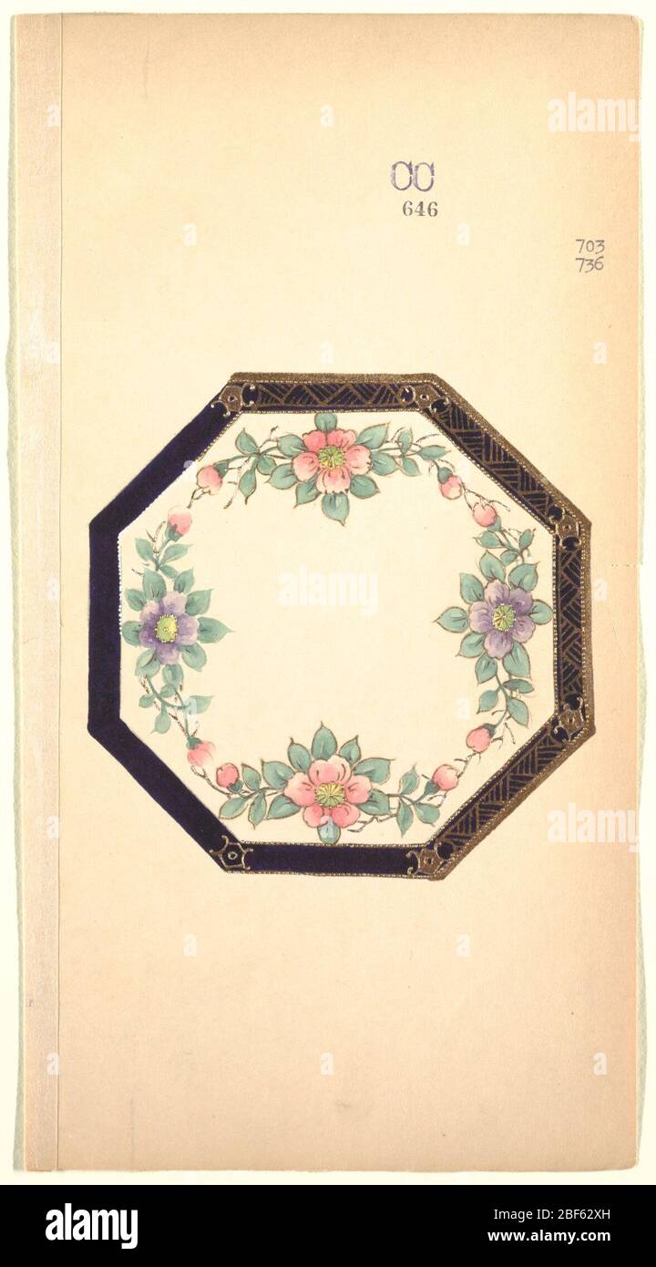 Conception d'une plaque octogonale. Décoration pour plaque octogonale avec bordure bleu-noir profonde recouverte partiellement de motif triangle en zigzag doré. L'intérieur est une couronne de fleurs roses et violettes reliées par des vignes vertes. Banque D'Images