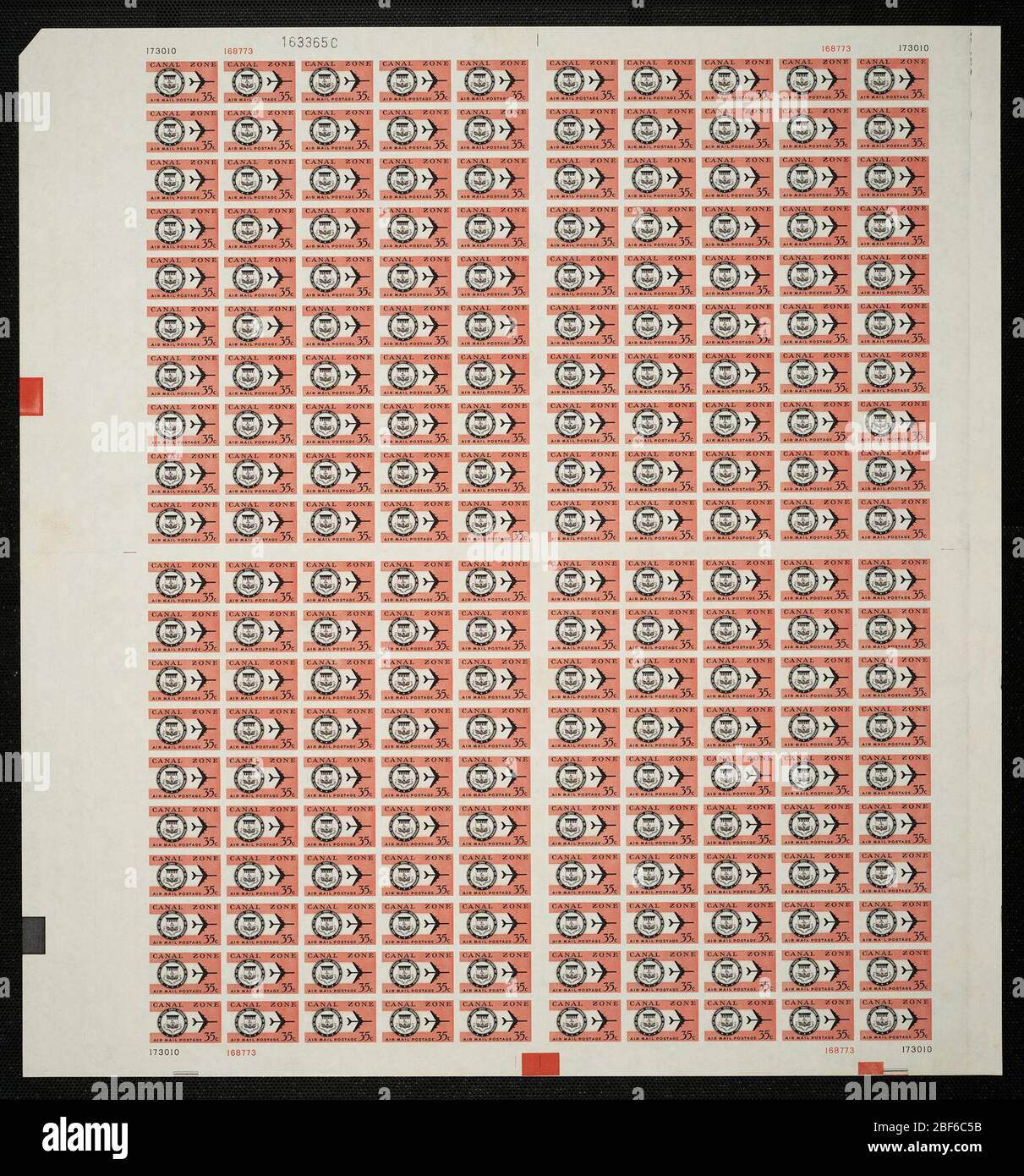 Étanchéité de la zone du canal 35 c et étanchéité de la plaque Jet plane. Les épreuves certifiées de plaque sont la dernière preuve imprimée de la plaque avant d'imprimer les timbres au Bureau de l'gravure et de l'impression. Ces épreuves de plaque sont uniques, avec les signatures et la date d'approbation. Banque D'Images
