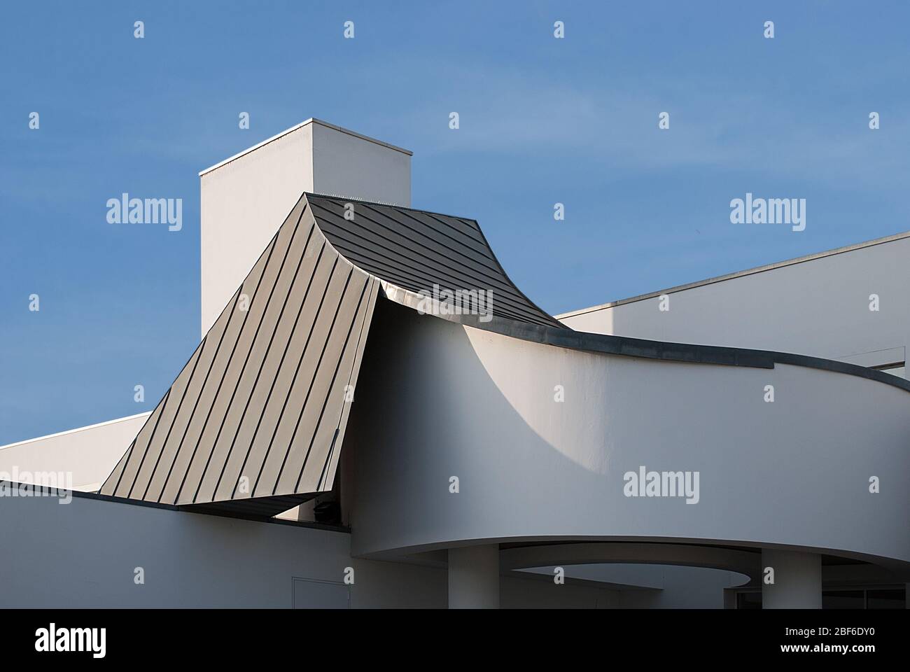 White Deconstructivist Architecture Vitra Design Museum Gallery Vitra Campus by Frank Gehry Banque D'Images