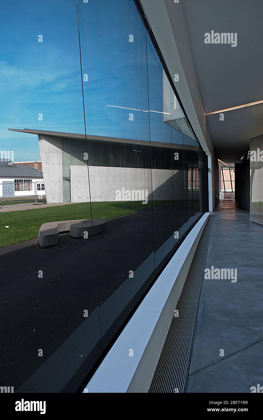 Station-incendie Vitra béton armé Architecture déconstructiviste Vitra Campus, Charles-Eames-Strabe 2, 79576 Weil am Rhein, Allemagne Zaha Hadid Banque D'Images