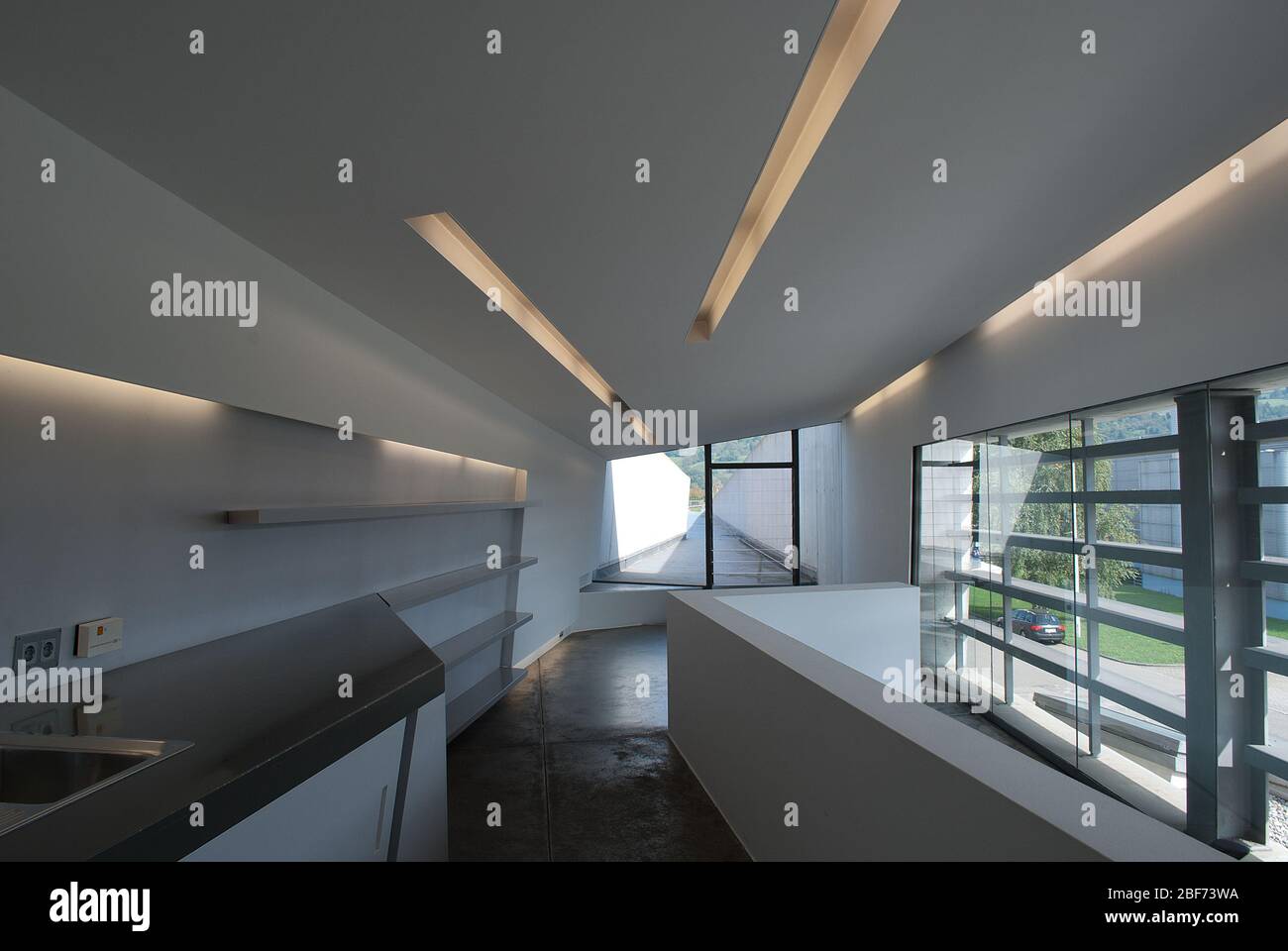 Station incendie Vitra béton armé Architecture déconstructiviste Vitra Campus Allemagne Zaha Hadid Banque D'Images