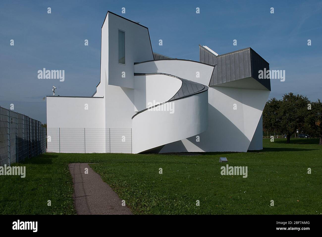 White Deconstructivist Architecture Vitra Design Museum Gallery Vitra Campus by Frank Gehry Banque D'Images