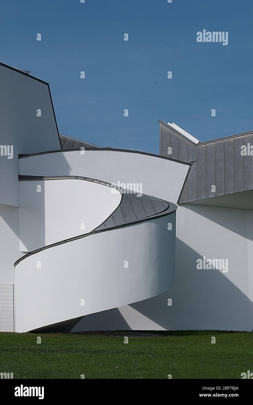 White Deconstructivist Architecture Vitra Design Museum Gallery Vitra Campus by Frank Gehry Banque D'Images