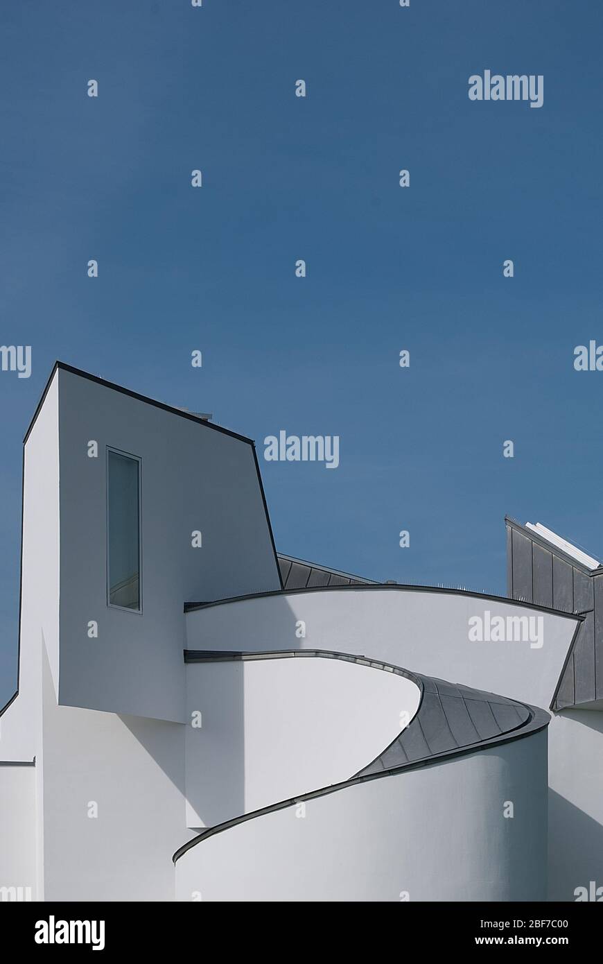 White Deconstructivist Architecture Vitra Design Museum Gallery Vitra Campus by Frank Gehry Banque D'Images