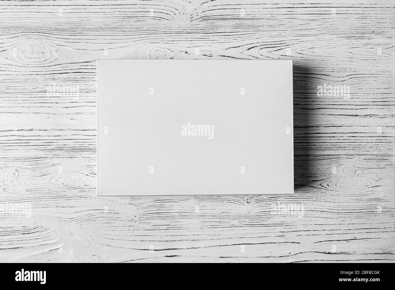 Coffret bois abimée Banque d'images noir et blanc - Alamy