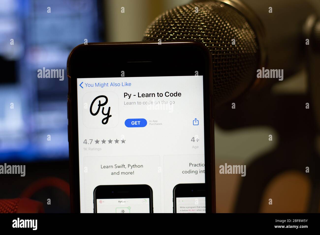 Los Angeles, Californie, États-Unis - 16 avril 2020: PY Apprenez au Code logo sur écran de gros plan. Icône de l'App Store visible sur l'écran du téléphone, par exemple Banque D'Images