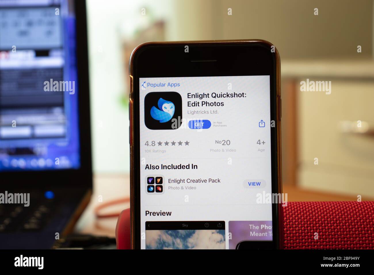 Los Angeles, Californie, États-Unis - 16 avril 2020: Enlight Quickshot Modifier le logo Photos à l'écran gros plan. Icône de l'App Store visible sur l'écran du téléphone Banque D'Images