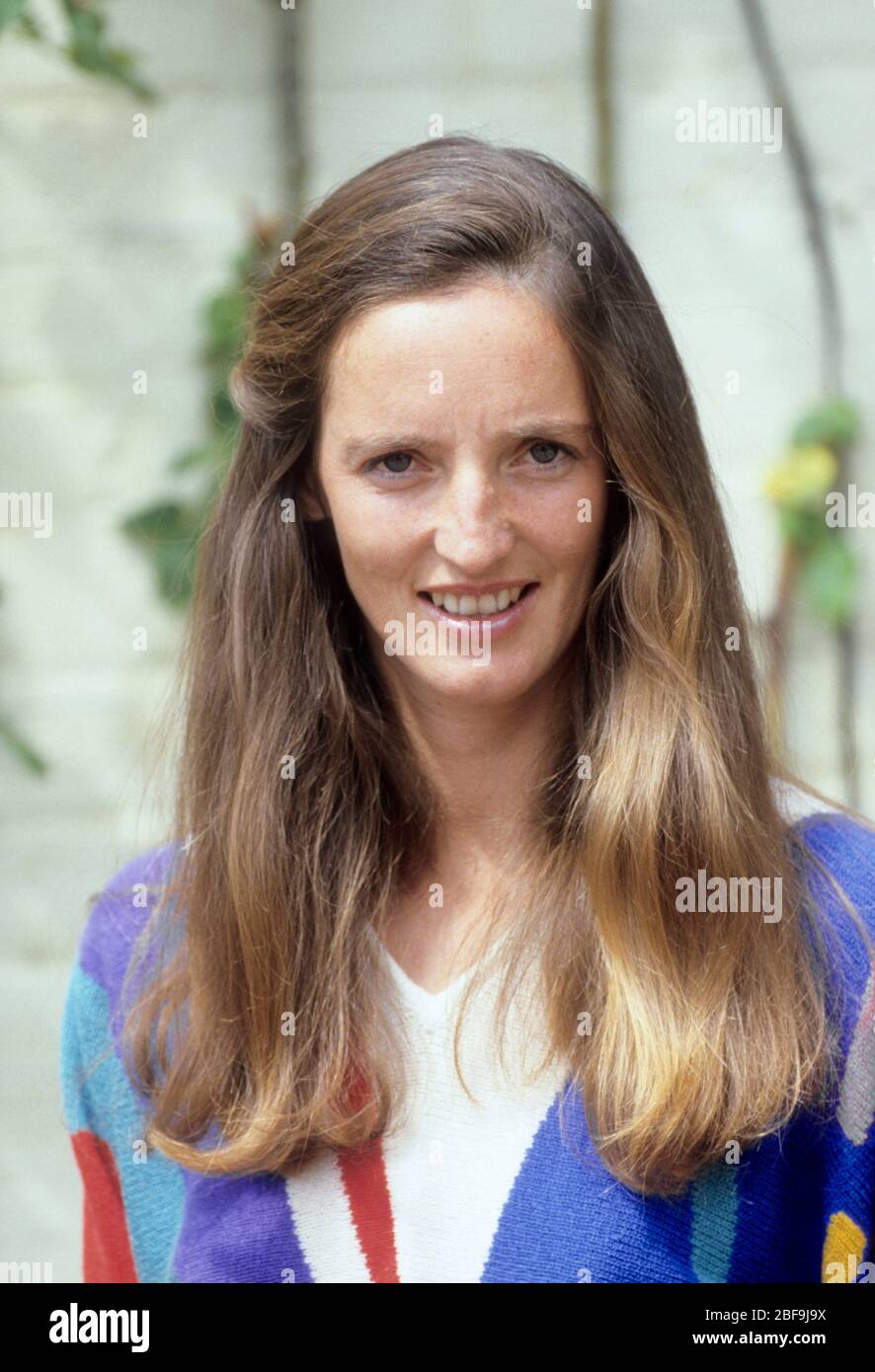 Jane Makim sœur de Sarah Ferguson, duchesse de York, qui participe à une fête dans le village de Dummer pour célébrer le mariage royal de Sarah et de HRH Prince Banque D'Images