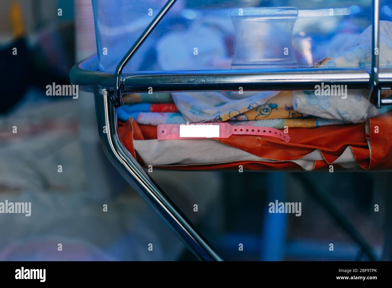 Phototherapy Baby Banque D Image Et Photos Page 2 Alamy