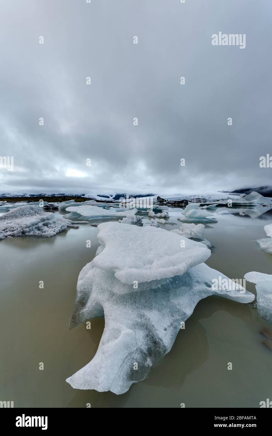 Lagon du glacier de Fjallsarlon, Parc national de Vatnajokull, Islande Banque D'Images