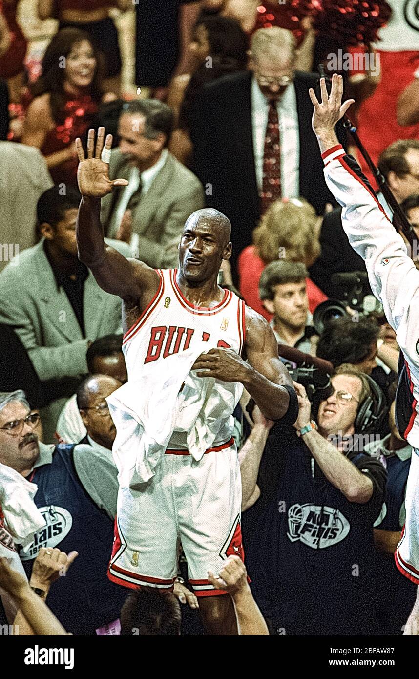 Michael Jordan et les Chicago Bulls batent l'Utah Jazz gagnant les finales NBA de 1997 Banque D'Images