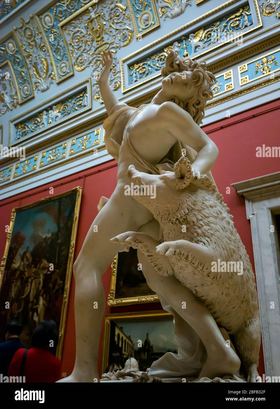 La mort de la sculpture Adonis par Giuseppe Mazzuola, salle italienne Skylight, Musée d'État de l'Hermitage, Saint-Pétersbourg, Russie Banque D'Images