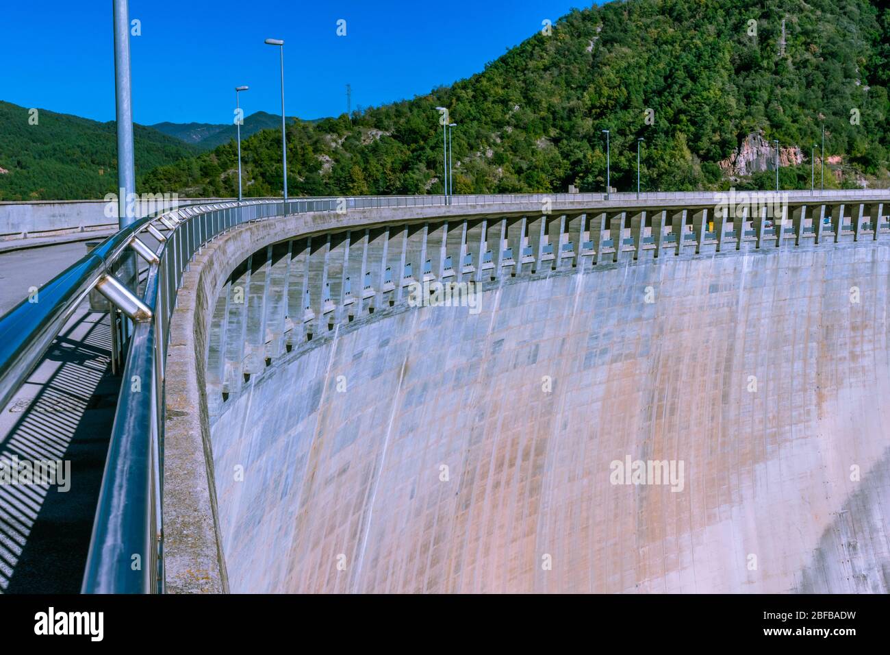 Le barrage de Baells (près de la ville de Berga, Catalogne, Espagne). Banque D'Images