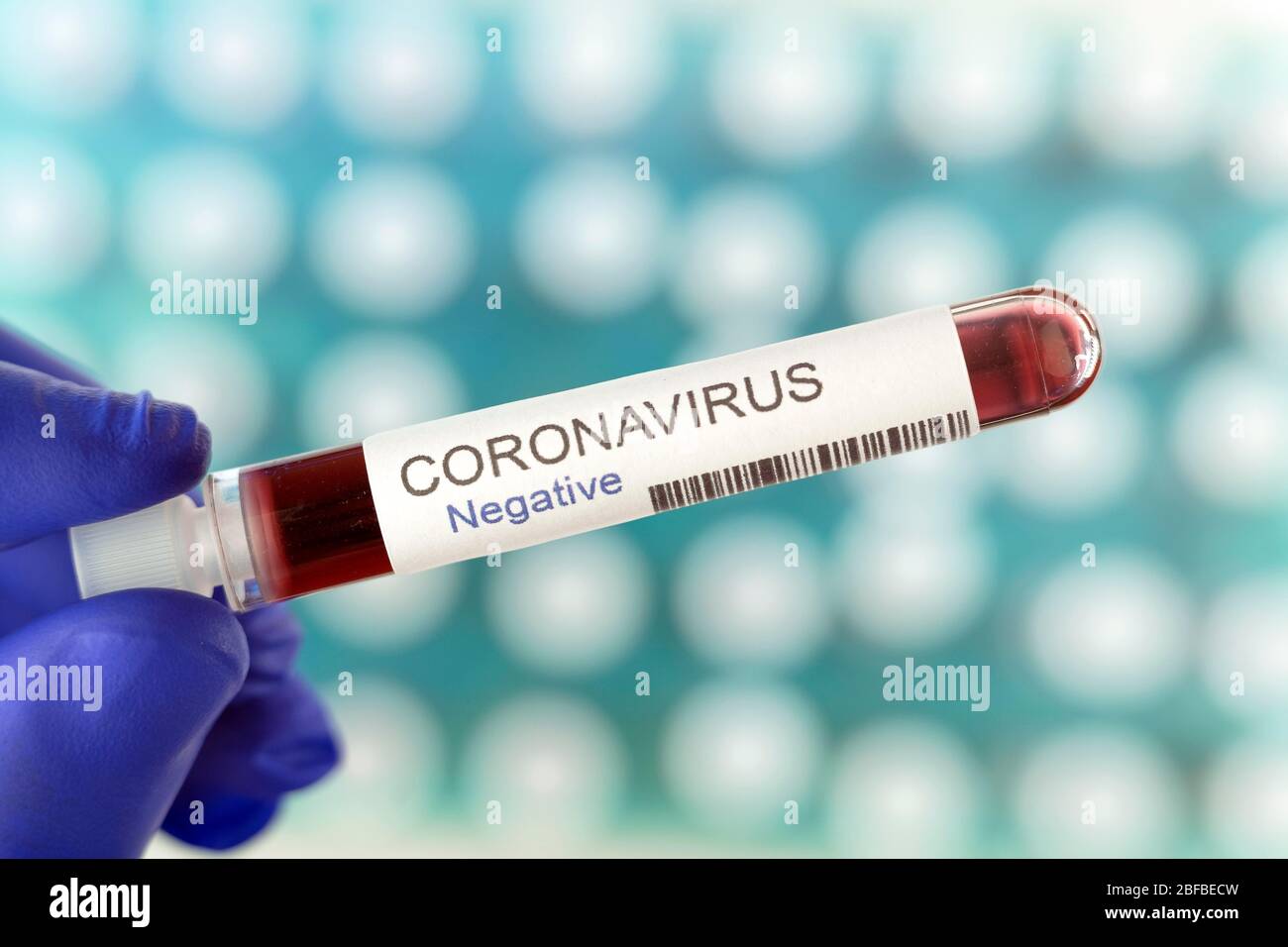 Résultat négatif du test de coronavirus, symbole de la fin de la pandémie, de la pandémie de Corona, en Allemagne Banque D'Images