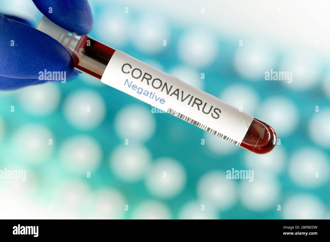 Résultat négatif du test de coronavirus, symbole de la fin de la pandémie, de la pandémie de Corona, en Allemagne Banque D'Images