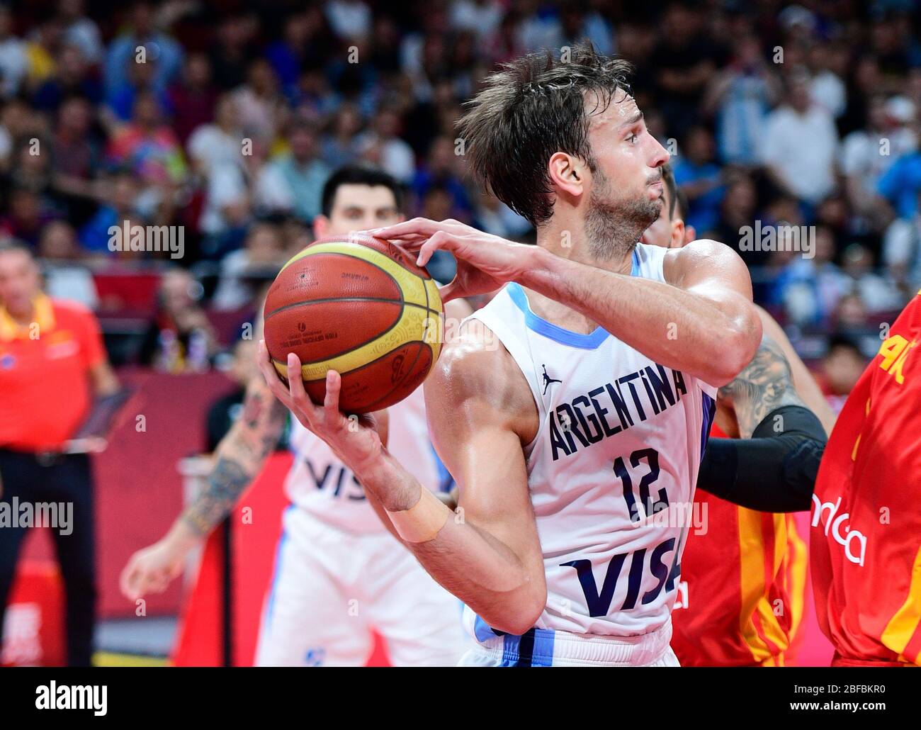 Marcos Delía (Argentine) a saisi un rebond. Argentine - Espagne. Coupe du monde de basket-ball FIBA Chine 2019. Jeu final Banque D'Images