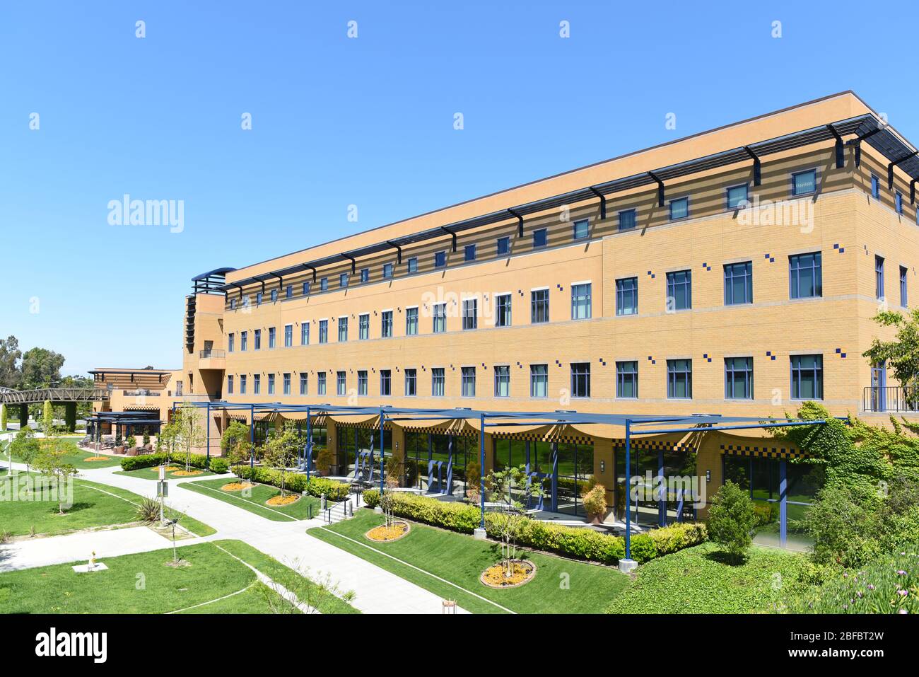 IRVINE, CALIFORNIE - 16 AVRIL 2020: Le Centre international sur le campus de l'Université de Californie Irvine, UCI. Banque D'Images