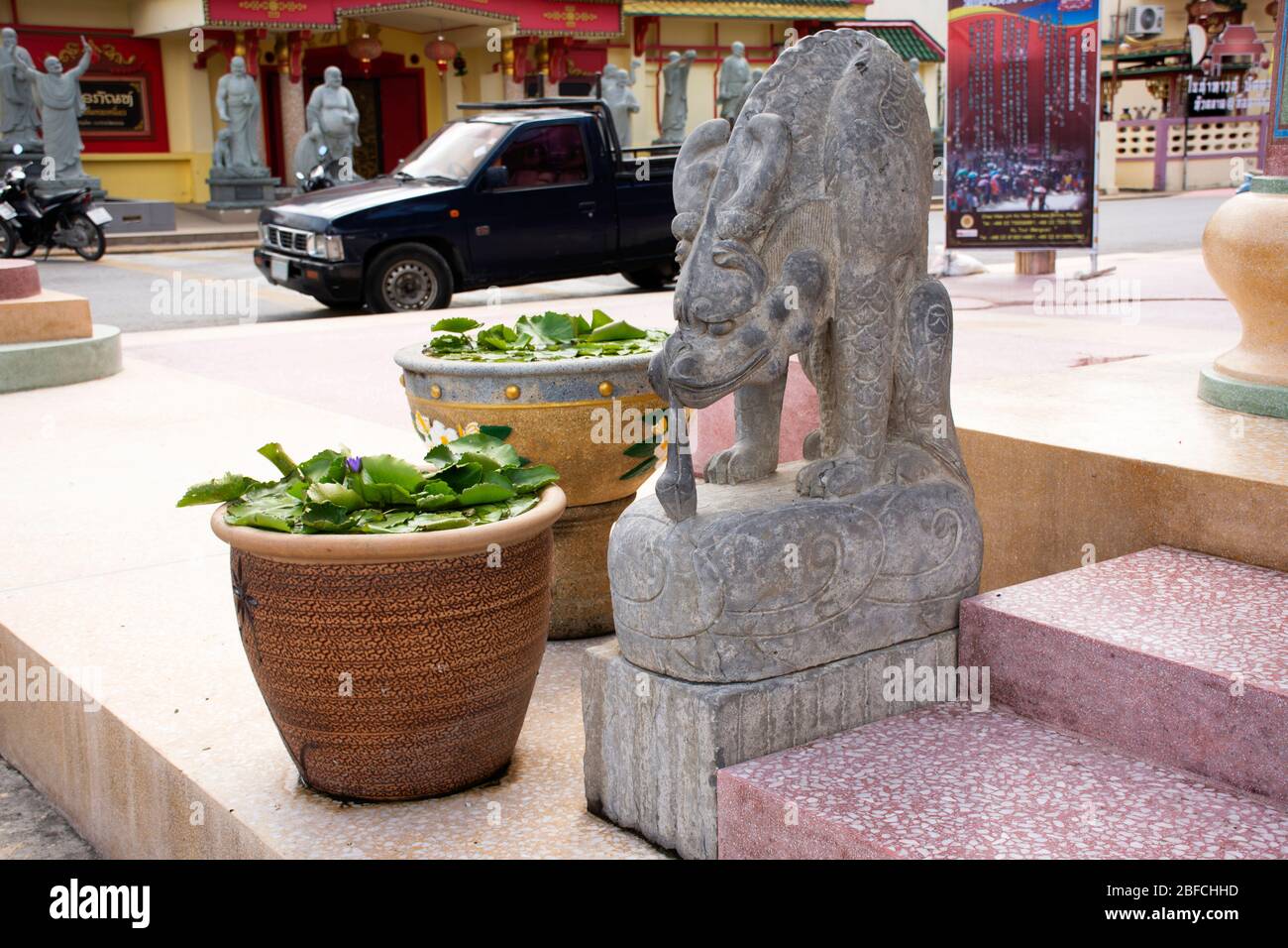 PATTANI, THAÏLANDE - 16 août : statues de Dragon et décoration de Leng Chu Kiang ou Chao Mae Lim Ko Niao Temple chinois pour les thaïlandais Voyage visite à Banque D'Images