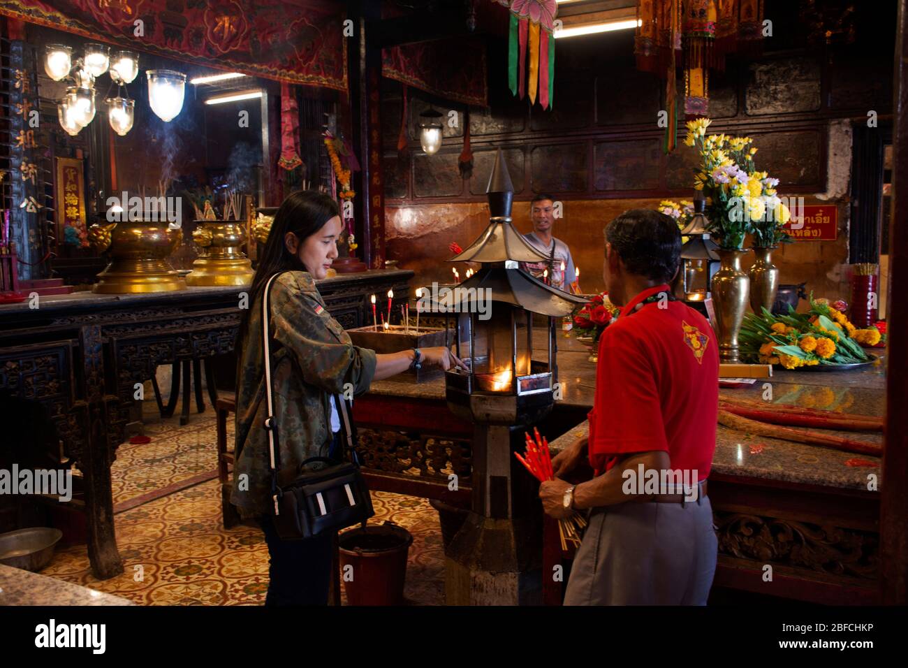 PATTANI, THAÏLANDE - 16 août : les thaïlandais et les voyageurs étrangers voyagent visite et respect prient dans Leng Chu Kiang ou Chao Mae Lim Ko Niao chinois Shri Banque D'Images